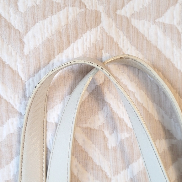 Coach zip top handbag with diaper pad in white leather - Picture 16 of 16